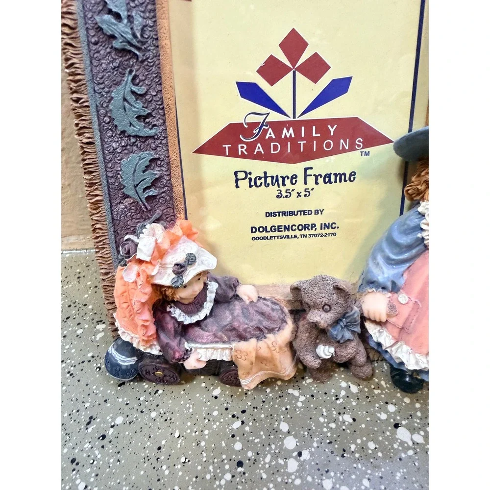 Family Traditions Victorian Girl Teddy Bear 3.5x5 Picture Frame 3D Resin‎ Decor